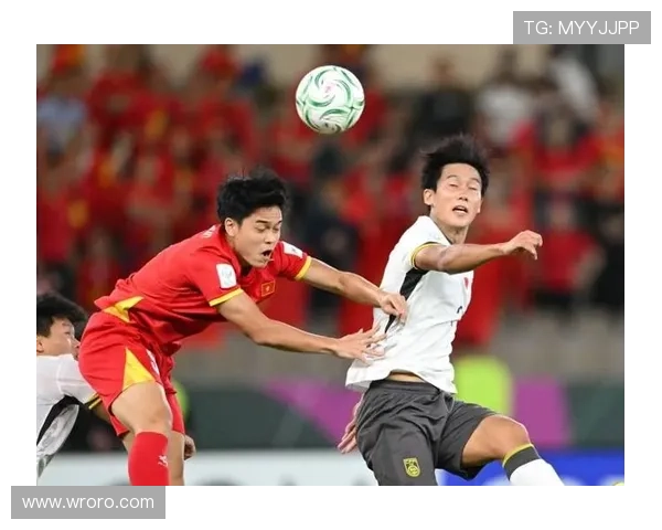 U23国足半场落后彭啸伤退表现平平